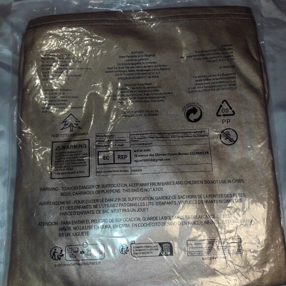 Stretchy Faux Leather Gold Shirt Long Sleeves Medium Brand New in Package - Picture 4 of 4